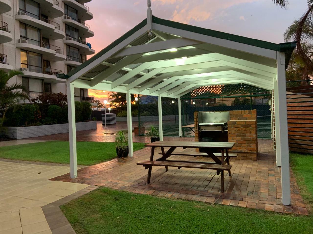 Burleigh Gardens North Hi-Rise Holiday Apartments Гоулд Коуст Екстериор снимка